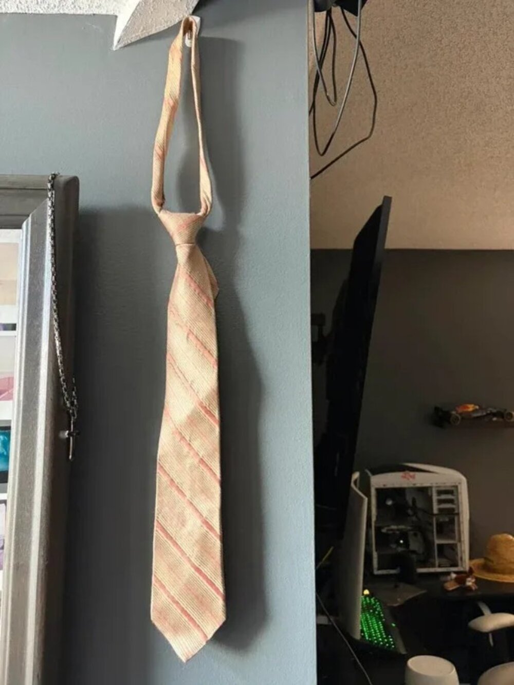 Ike Behar New York Champagne Pink Striped Men’s Tie
